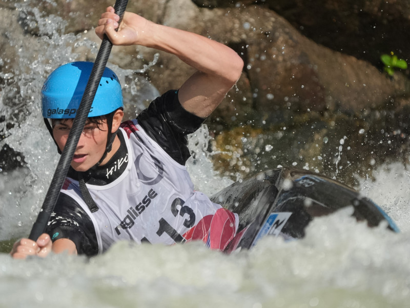  France tops the medal table after an action-packed opening kayak day in Épinal